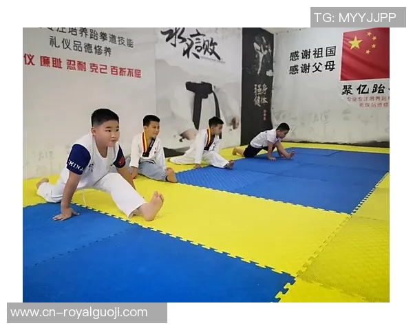 中国功夫与跆拳道的对决与比较探讨传统武术与现代搏击的魅力与实用性